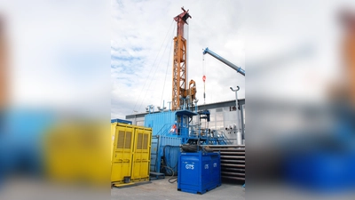 Das Bohrgerät der Firma Daldrup, mit dem die Förderbohrung überarbeitet wird. (Foto: Gemeindewerke )