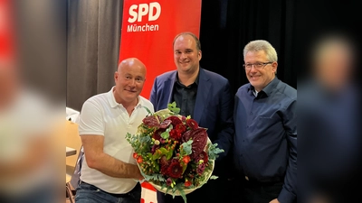 Von links: Christian Vorländer (Stadtrat und Vorsitzender SPD München-Süd), MdB Sebastian Roloff und Robert Köster (Kassierer SPD München-Süd). (Foto: Büro MdB Roloff)