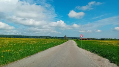 Die Gemeindeverbindungsstraße 9 zwischen dem Pendlerparkplatz an der B13 und der Verbindungsstraße Thann – Sufferloh wird saniert.  (Foto: Gem. Holzkirchen)