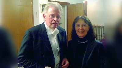 Dirigent Enoch zu Guttenberg und Stadthallenleiterin Medea Schmitt freuten sich über den großartigen Erfolg des Konzertes in Germering. (Foto: Stadthalle Germering)