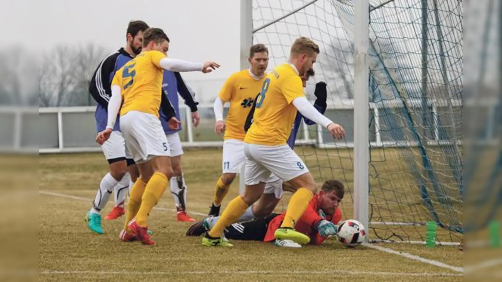 Der SV Dornach (gelb) gewann 2017/18 den Toto-Pokal im Kreis München. Als Belohnung könnte nun eine Partie gegen den TSV 1860 oder Haching warten.	 (Foto: Christian Riedel)