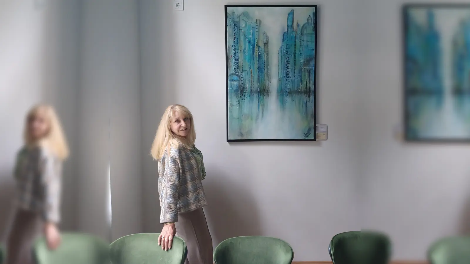 Beate Schwertl ist eine autodidaktische Künstlerin mit einer tiefen Leidenschaft für Farbe, Form und Struktur.  (Foto: Schloss Hohenkammer)