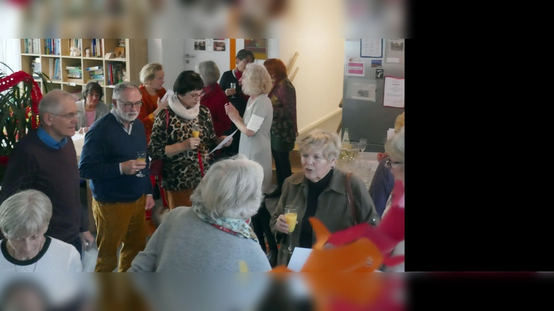 Seit zehn Jahren ist das Café Dompfaff des Familienzentrums Trudering ein öffentliches Wohnzimmer mit viel Herzblut. (Foto: privat)