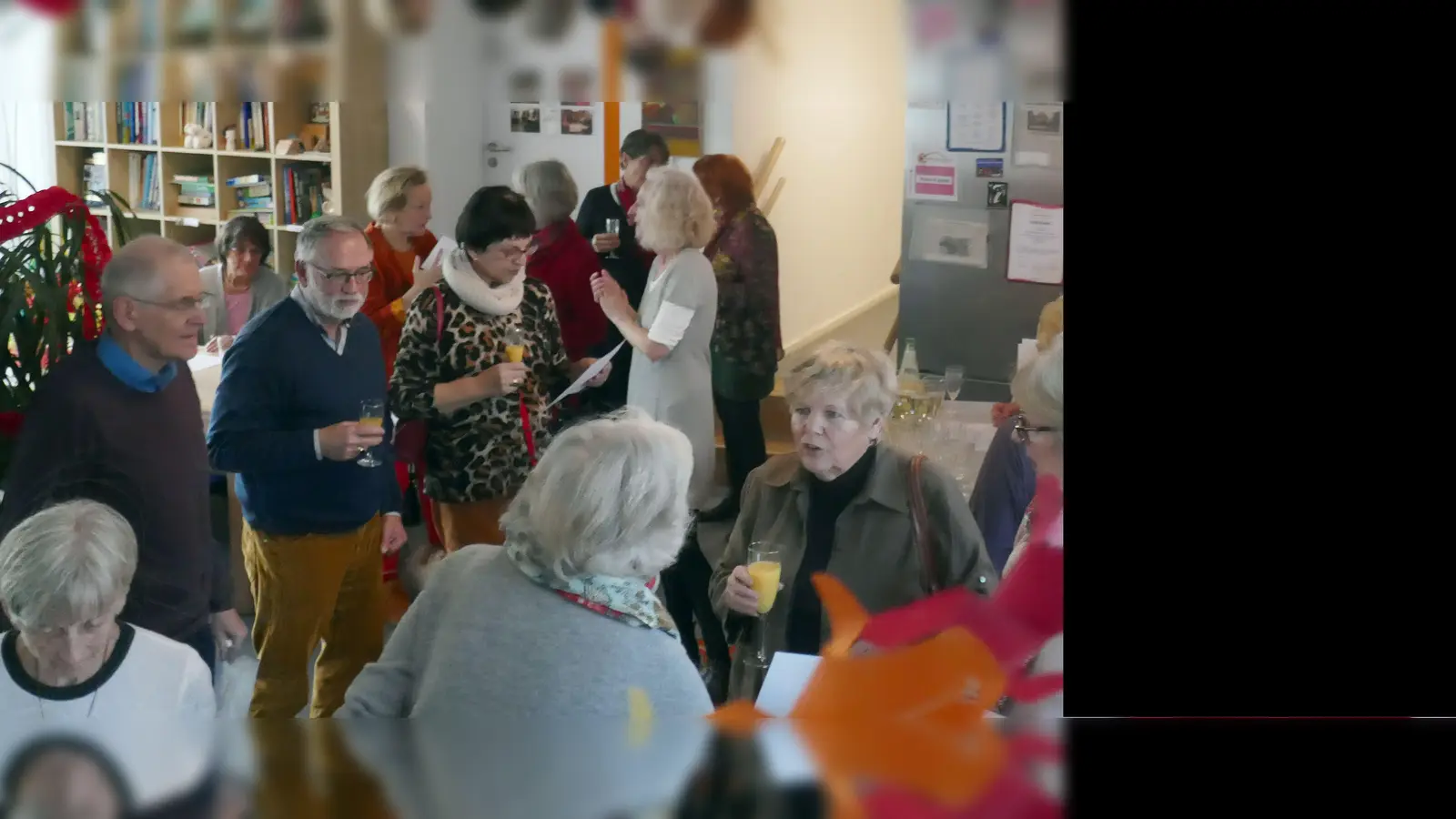 Seit zehn Jahren ist das Café Dompfaff des Familienzentrums Trudering ein öffentliches Wohnzimmer mit viel Herzblut. (Foto: privat)