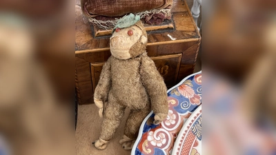 Alte und neue Schätze kann man beim Benefizflohmarkt beim ZAB e.V. finden.  (Foto: hw)
