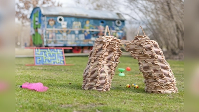 Viel Material hat der Spielbus mit im Gepäck. Ball- und Bewegungsspiele warten auf die Kinder und auch seine Geschicklichkeit kann man unter Beweis stellen. (F.: Benjamin Hilbig)