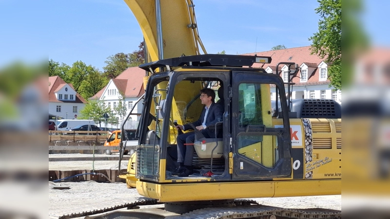 Baubeginn mit Oberbürgermeister Florian Hartmann. (Foto: jj)