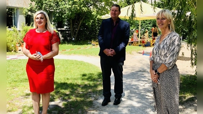 Von links: Gesundheitsministerin Melanie Huml, Geschäftsführer Paritätische Kindertagesbetreuung Raymond Walke und Familienministerin Carolina Trautner. (Foto: StMAS)