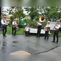 Dixiemusik mit „Georg Reichl und den Isar Dixie Stompers“ erklingt beim Sommerfest im Botanischen Garten. (Foto: Bayer)