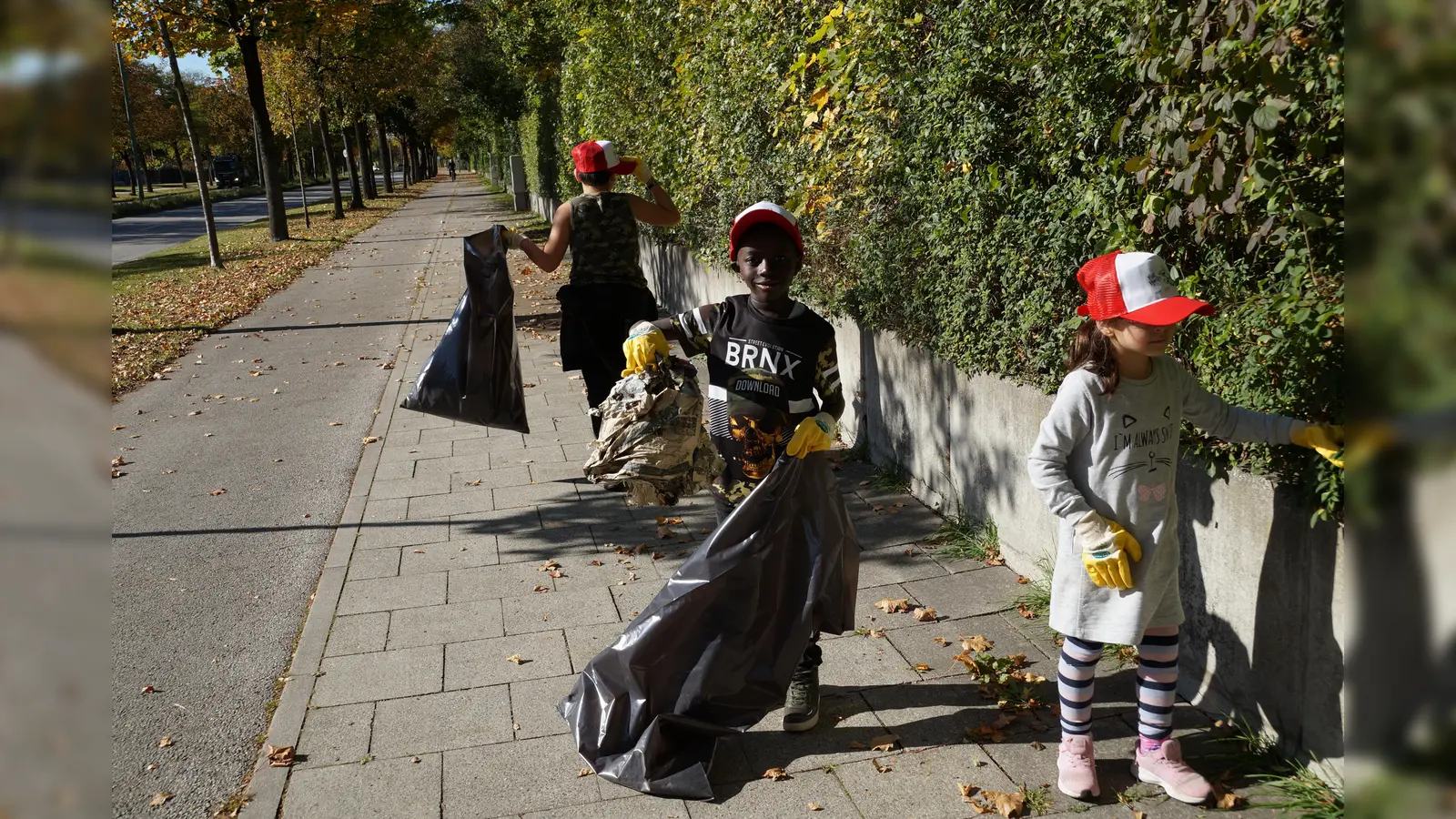 Kinder setzen sich gemeinsam für ein sauberes Freimann ein. (Foto: VA)