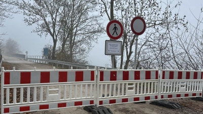 Aufgrund einiger Vogelgrippe-Vorfälle musste der Mitteldamm des Speichersees für Spaziergänger leider gesperrt werden. (Foto: © Landratsamt Ebersberg )