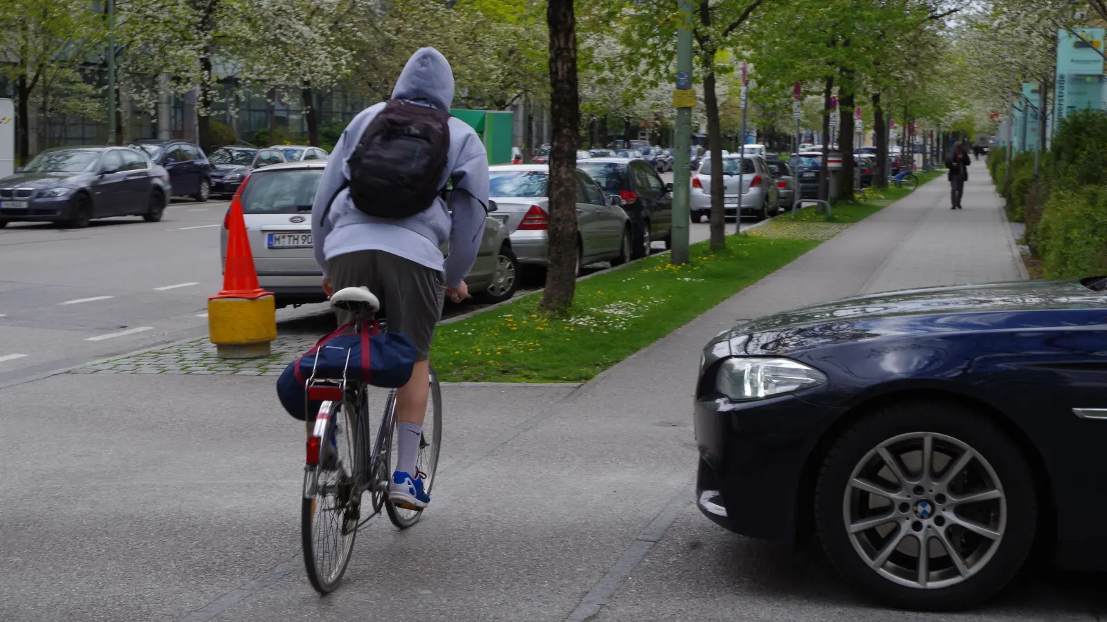 In der Elsenheimerstraße kommen sich verschiedene Verkehrsteilnehmer regelmäßig ins Gehege. (Foto: Beatrix Köber)