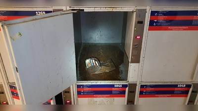 Eine Grazerin meldete der Bundespolizei einen Fund eines prall gefüllten Geldbeutels. Eine überglückliche Wiesn-Bedienung nahm den Geldbeutel wieder in Empfang.  (Foto: bpoli)