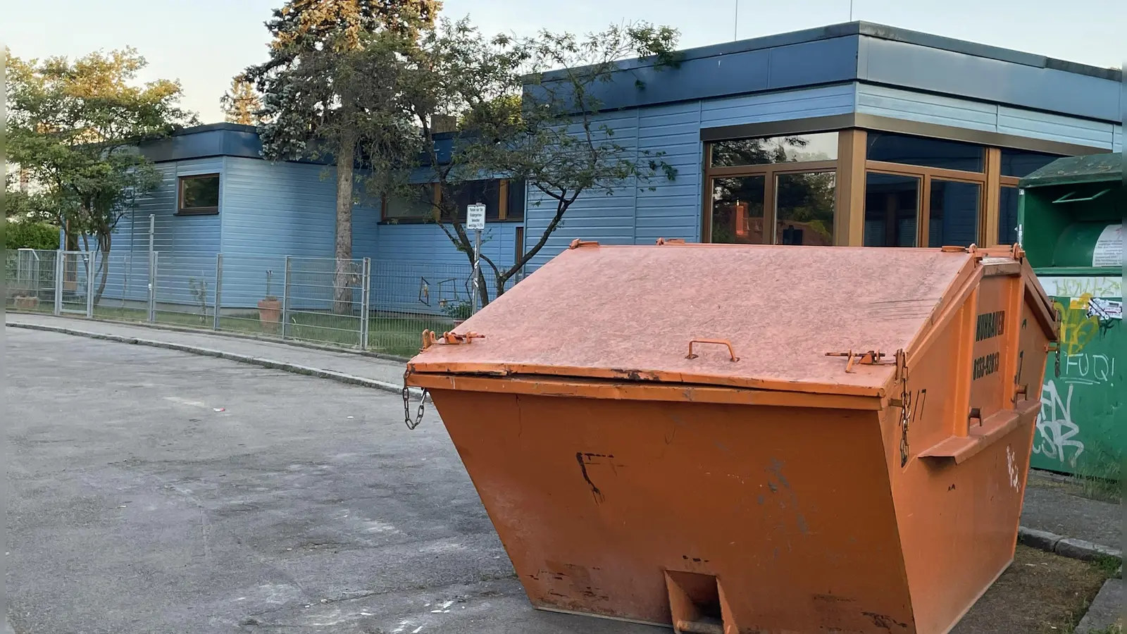Der Kindergarten an der Waldstraße wird komplett saniert und soll dann die kleinen Wichtel aus der geschlossenen Kita Wichtelhaus aufnehmen. (Foto: Patrizia Steipe)