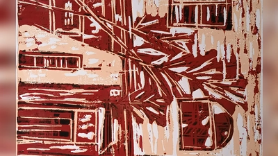 In der Ausstellung werden verschiedene, mehrfarbige Holzschnitte gezeigt. (Foto: Helena Geißler)