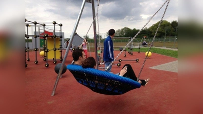 Einen Bolzplatz für Jugendliche und Kinder - wie auf unserem Foto in Germering - das würden sich die Kids in Lochhausen auch wünschen. (Foto: pst)