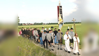 Auch heuer fand der Bittgang der Pfarrei St. Martin von Ottendichl nach Salmdorf statt.	 (Foto: VA)