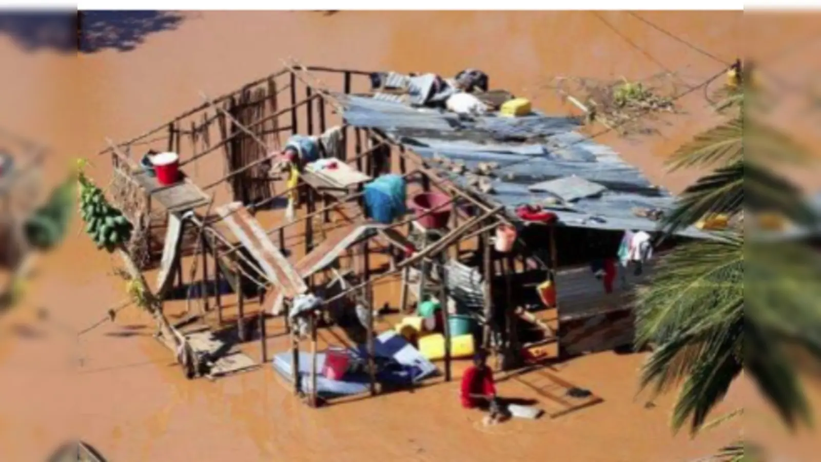 Überschwemmung Ende März 2019 am Fluss Buzi in der Nähe der Stadt Beira. (Foto: privat)