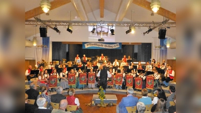 Die Dirigenten Günther Schuler junior und Christine Westermair haben ein abwechslungsreiches und anspruchsvolles Programm zusammengestellt. (Foto: VA)