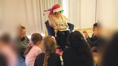 MdL Diana Stachowitz (Mitte) mit den Kindern des Kinderhauses Ludwigsfeld.	 (Foto: Diana Stachowitz)
