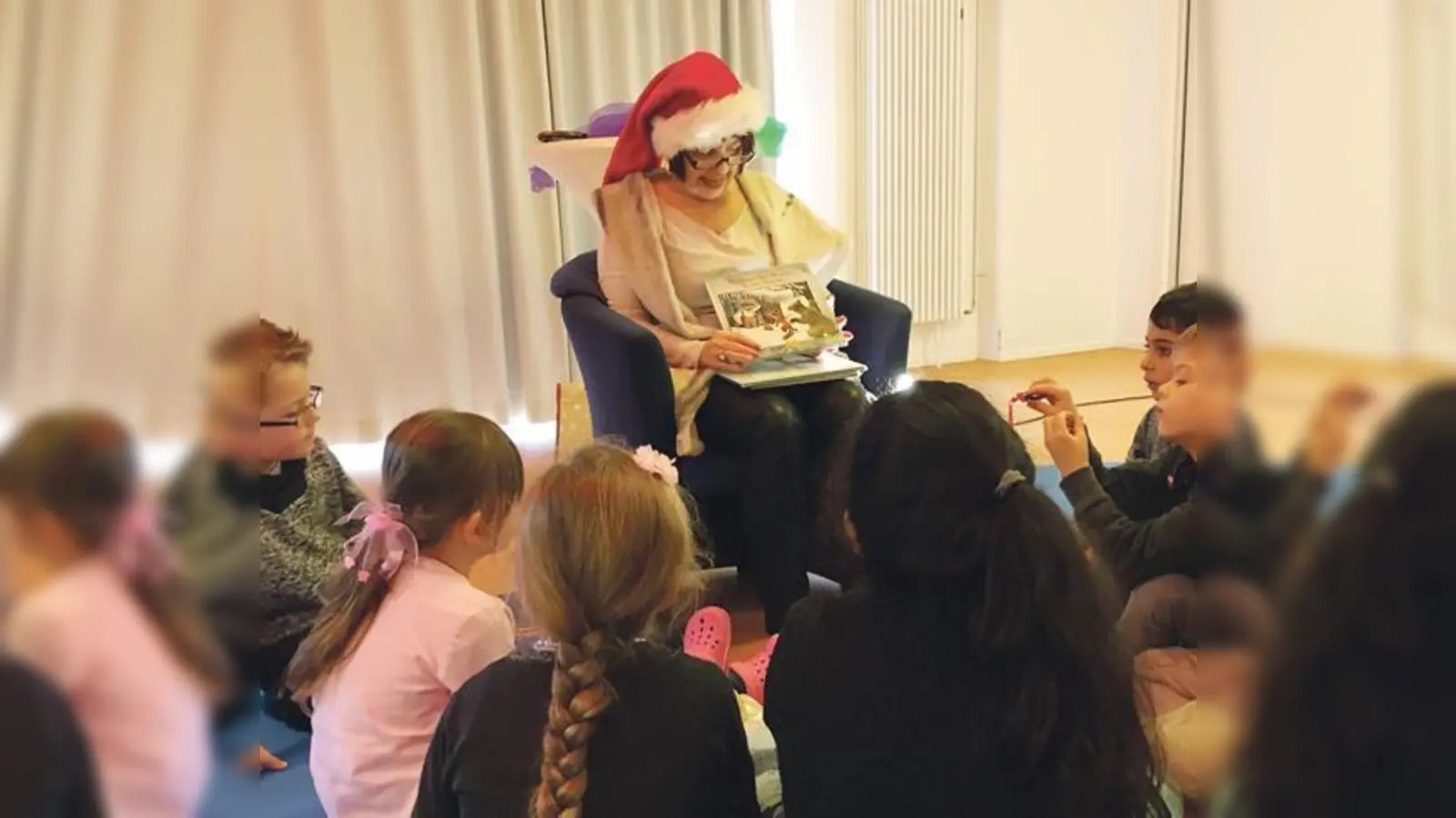 MdL Diana Stachowitz (Mitte) mit den Kindern des Kinderhauses Ludwigsfeld.	 (Foto: Diana Stachowitz)