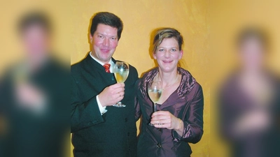 Närrische Oberhäupter in spe: Herbert und Sonja Pommer freuen sich auf die Faschingssaison 2010. (Foto: bb)