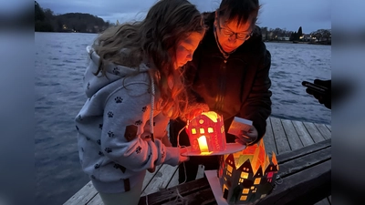 Laternen statt Silvesterkracher. Dem Aufruf der Kulturgruppe folgten einige Weßlinger. (Foto: pst)