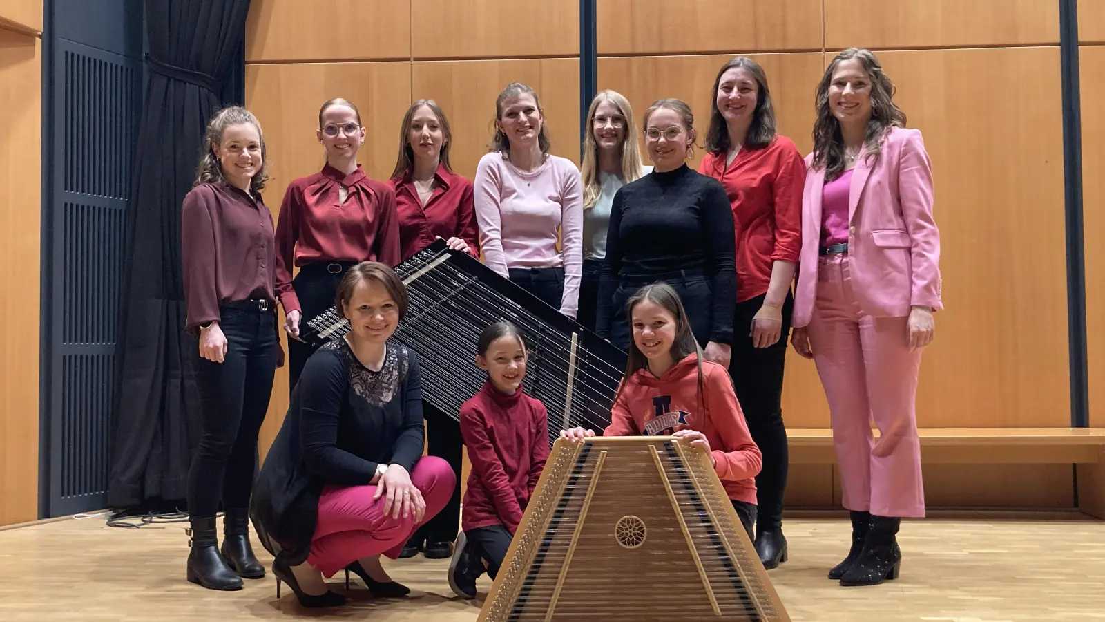 Das Hackbrettorchester „Handschlag“ aus Wartenberg ist im Münster zu Gast. (Foto: Handschlag)