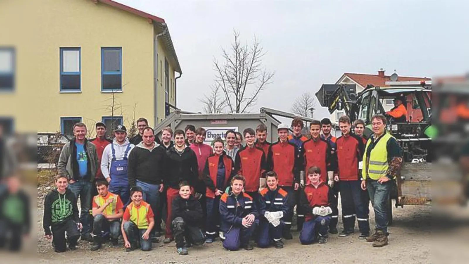 35 Helfer sorgten dafür, dass die Natur vom Unrat und Hausmüll befreit wurde.	 (Foto: Vereinskartell)