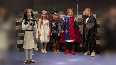 Fleißig geprobt wird derzeit noch bei der Fürstenrieder Kinderoper. Am 5. Juni wird die Operette „Die lustigen Nibelungen” aufgeführt. (Foto: Winkler)