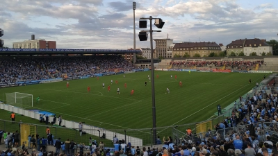 München hat über 1,5 Millionen Einwohner, aber aktuell nur ein Stadion für die Fußball-Regionalliga: das Grünwalder Stadion. Die Parteien im Stadtrat fordern, diesen Missstand schnellstmöglichst zu beheben. (Foto: std)
