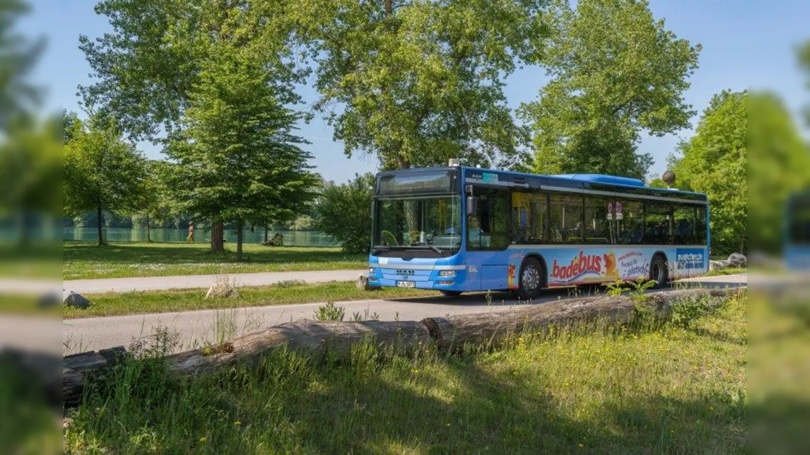 Der Badebus bringt die Fahrgäste an den Langwieder See. (Foto: Münchner Linien)