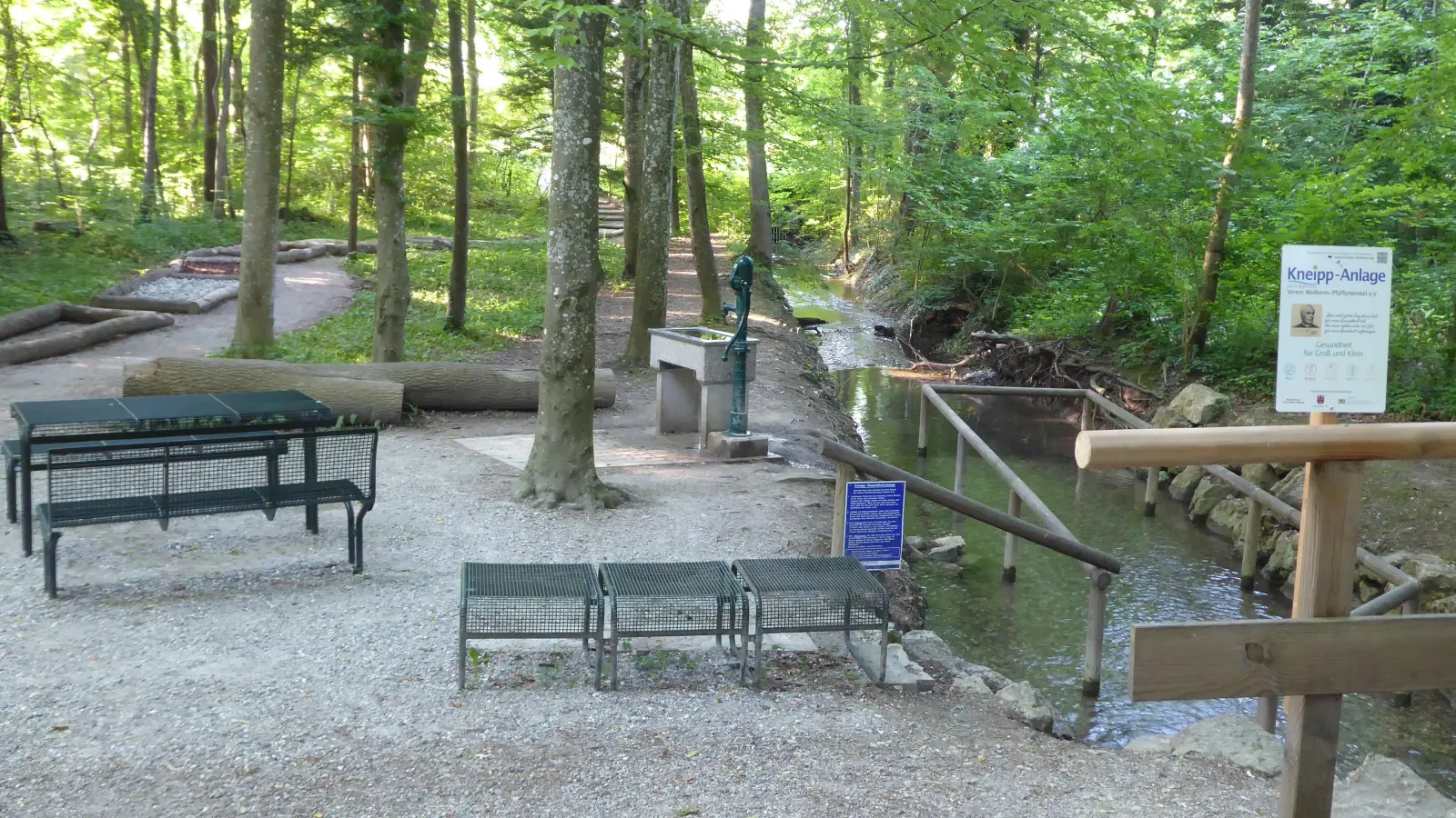 Drei Kneipp-Anlagen wurden um Armbecken mit Schwengelpumpen erweitert. (Foto: Kneipp-Verein Weilheim-Pfaffenwinkel)