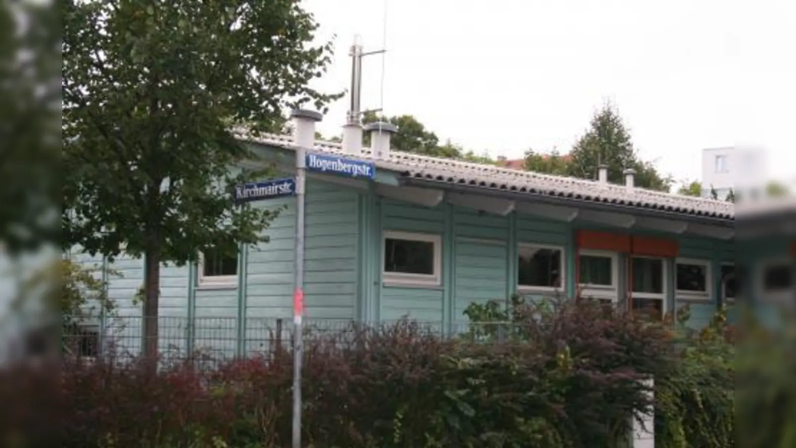 Laim hat Riesendefizite an Plätzen für Kinder. Anstelle des Kindergartens in der Hogenbergstraße soll deshalb nach dem Willen des Laimer BA ein Haus für Kinder, Jugendliche und Kulturschaffende entstehen. (Foto: tg)