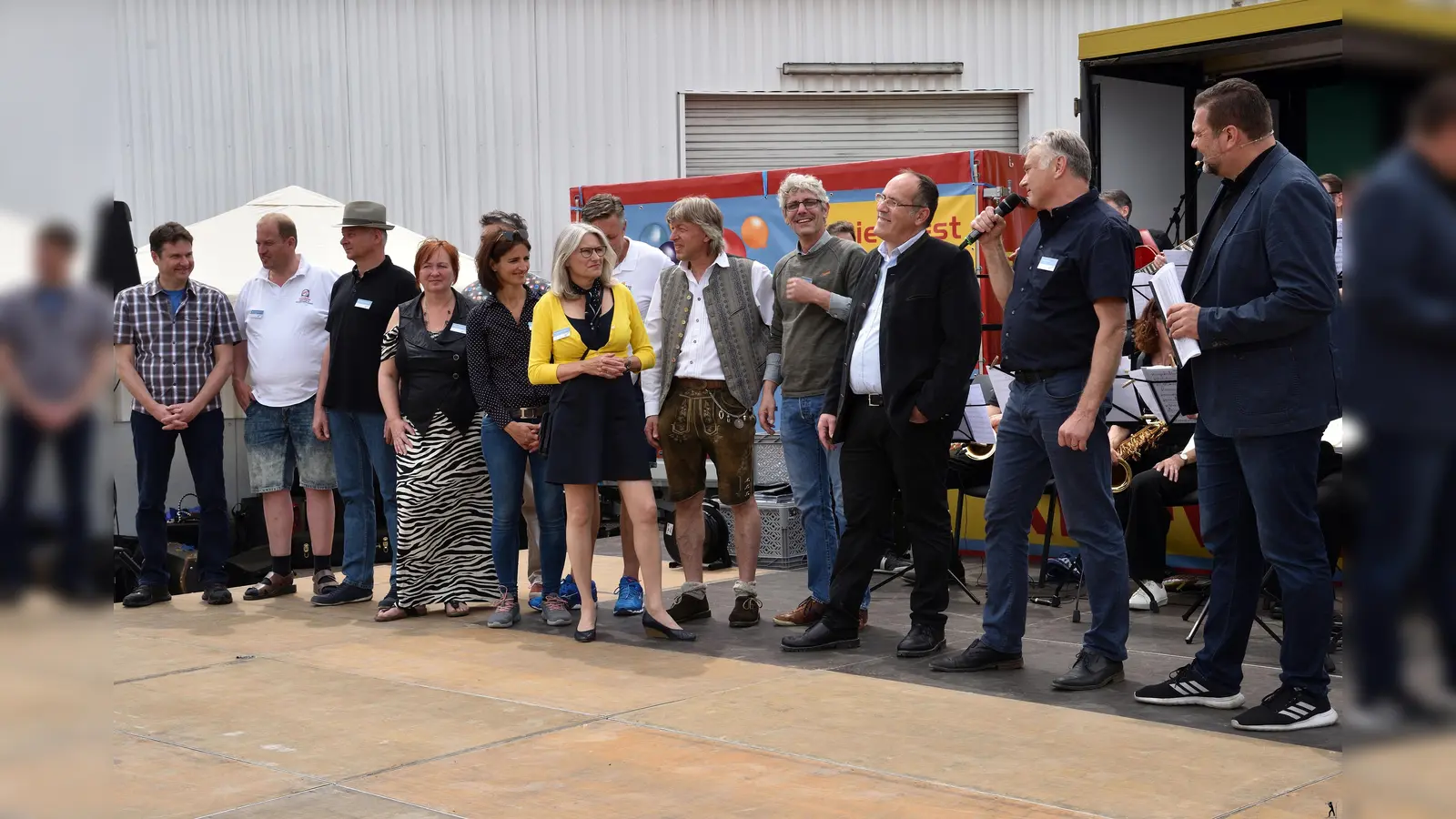 Eine gemeinsame organisatorische Meisterleistung war das 4. Rie-West-Fest in Riemerling. (Foto: VA)