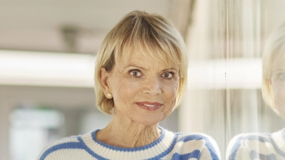 Die Schauspielerin Uschi Glas gratuliert herzlich zum 100. Geburtstag der Münchner Wochenanzeiger. (Foto: Enno Kapitza)