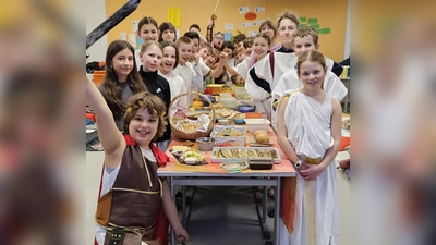 Beim Nox Latina war das antike Rom zum Anfassen, Ansehen und Anbeißen. (Foto: Max-Born-Gymnasium)