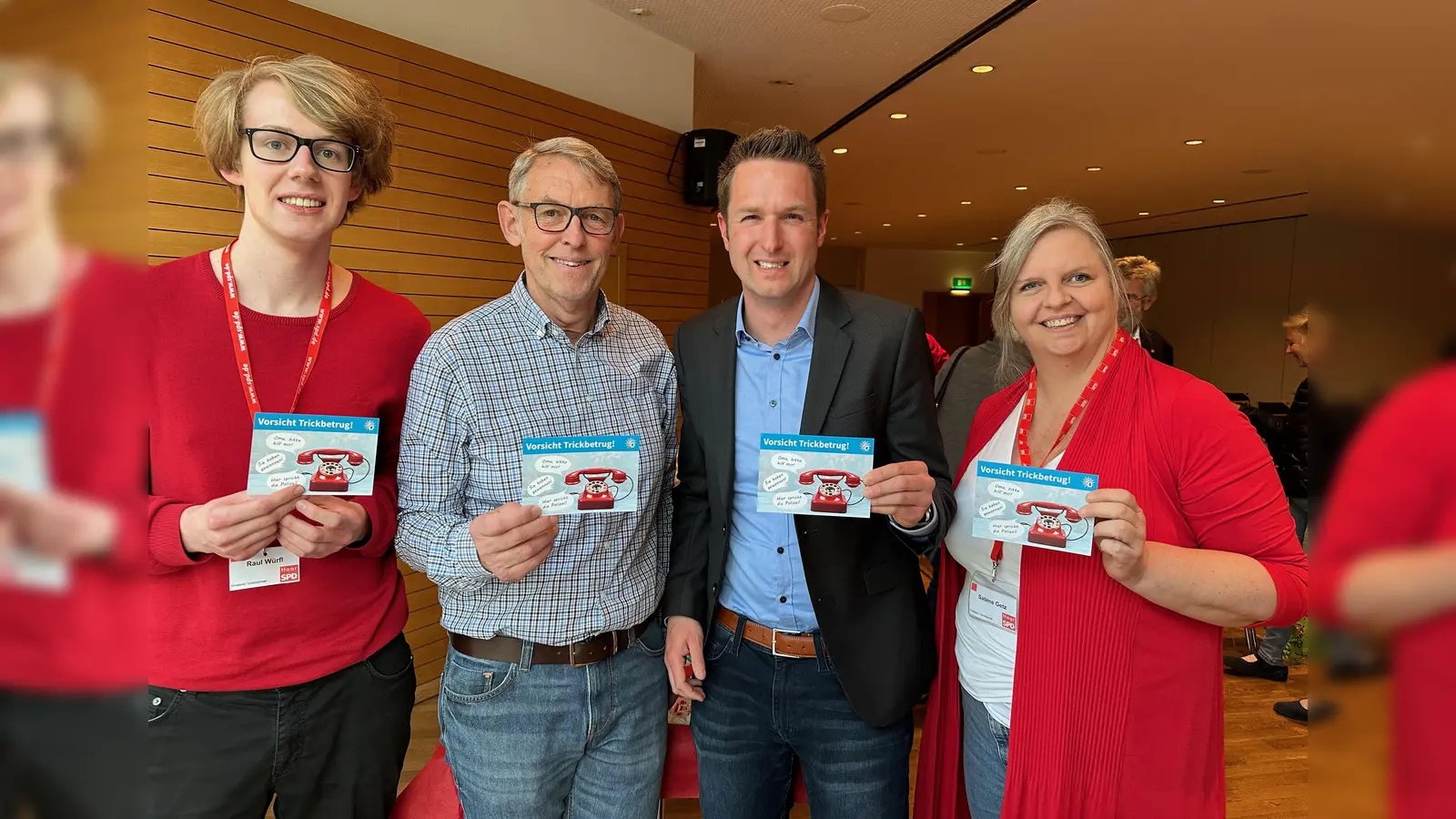 Um Trickbetrug ging es bei einem Infoabend der SPD Haar. Von links: Ortsvorsitzender Raul Würfl, Kriminaloberrat Arno Helfrich, Landtagskandidat Florian Schardt und Ortsvorsitzende Sabine Getz. (Foto: Büro Florian Schardt)