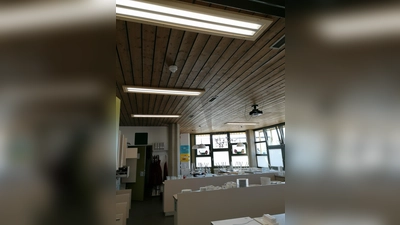 Ab sofort gibt es eine LED-Beleuchtung in der Katharina-Fischer-Schule. (Foto: LRA Erding)