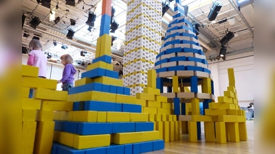 Kinder am 7 Jahre können ab dem 30. April in der Kinder- und Jugendwerkstatt Pasing Fabrik ihrer Fantasie mit Bauklötzen freien Lauf lassen. (Foto: Kultur & Spielraum e.V.)