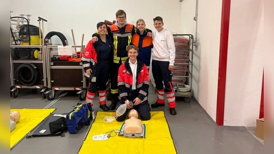 Die Idee für das Projekt kommt aus der Malteser Jugend Erding: Junge Ehrenamtliche habendie Initiative angestoßen, um die Notfallausbildung vor Ort weiter zu stärken.  (Foto: Malteser)