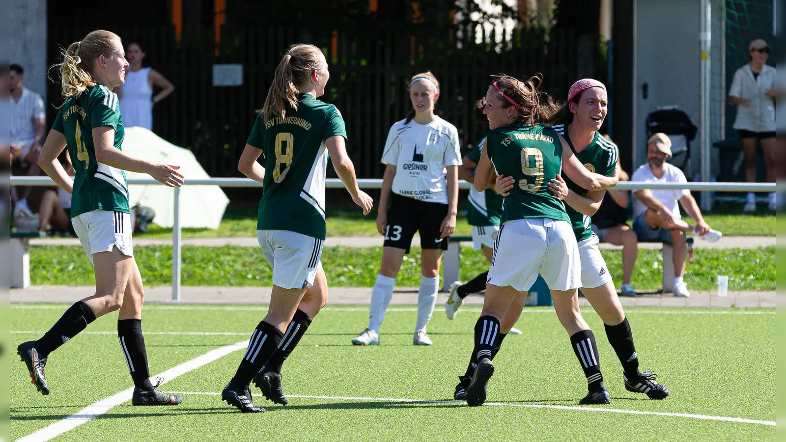 Beeindruckende Leistung: Die Fußballerinnen des TSV Turnerbund München haben im Pokal den vier Ligen höher spielenden FC Stern bezwungen. (Foto: TSV Turnerbund)