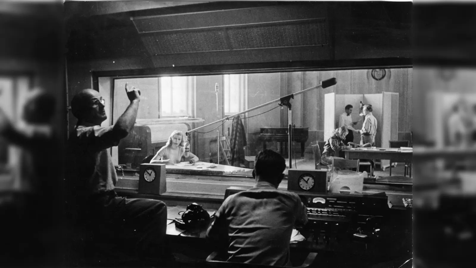 Propaganda oder Freiheit? Studio von Radio Free Europe in den 1950er Jahren. (Foto: © Radio Free Europe/ Radio Liberty)