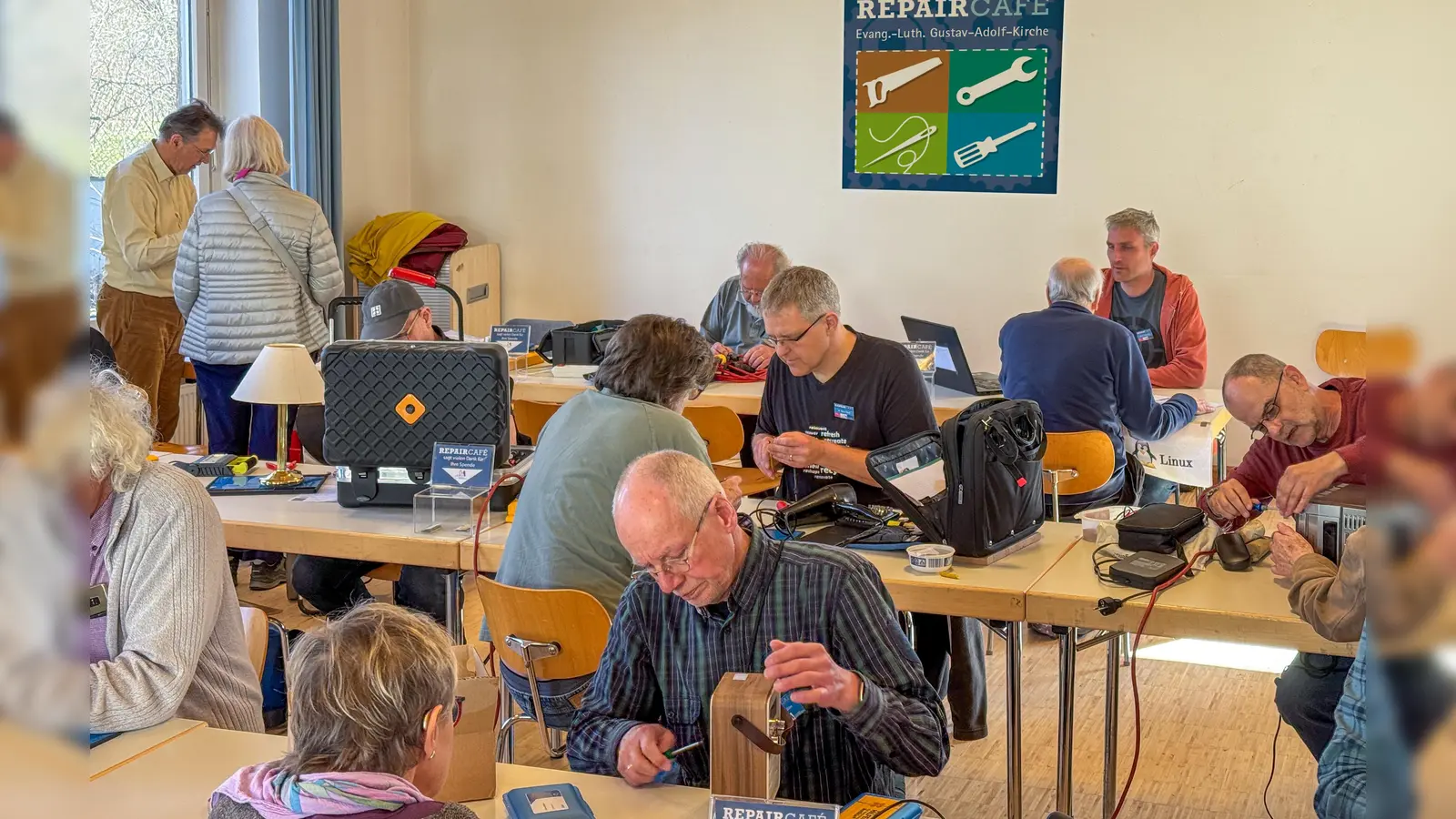 Das Ramersdorfer Repair-Café ist eines der größten regionalen Repair-Cafés in Bayern. (Foto: Michael Himmelstoß)