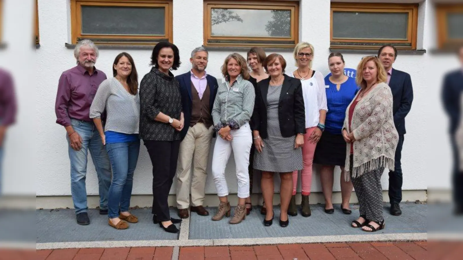 Beim Frühstück diskutierten die Träger von Kindertagesstätten „Adelby 1” aus Flensburg und der Verein FortSchritt aus Niederpöcking über die Unterschiede der Kinderbetreuung in Bayern und Schlewsig-Holstein. Teilnehmerin der Gesprächsrunde war auch Landtagsabgeordnete Dr. Ute Eiling-Hütig. (Foto: FortSchritt)