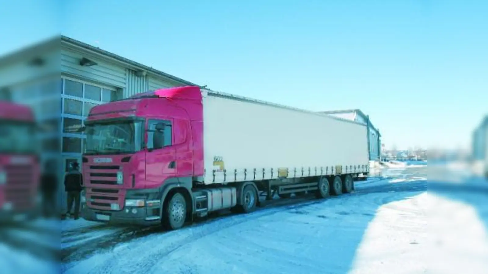 Dieser LKW fuhr einem 83-Jährigen im Januar an der Ecke Fürstenrieder-/Ammerseestraße über die Füße. Die Polizei sucht Zeugen, die Hinweise zum Unfall geben können. (Foto: Polizei)