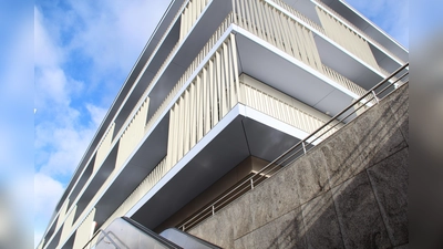 Die neue Schule: „Für den Komplex wurde eine moderne, zeitlose und klassische Architektursprache gewählt”, so das städt. Bildungsreferat. (Foto: job)