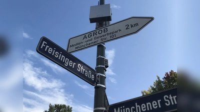 In Ismaning ging der letzte Sensor an der Kreuzung nahe der Hainhalle ans Netz. Die Messwerte können Interessierte demnächst live im Internet verfolgen. (Foto: NordAllianz)