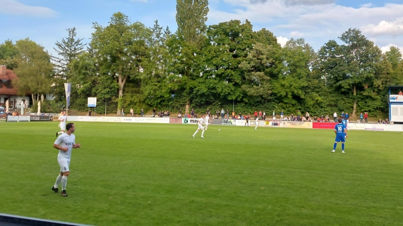 Der FC Ismaning und der SV Erlbach treffen auch 2026/27 in der Bayernliga Süd aufeinander. Die Liga umfasst nun 18 Mannschaften. (Archivbild: bas)