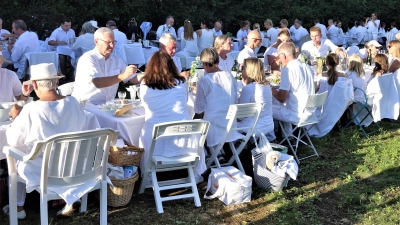 Das nächste „Weiße Dinner” findet am 29. Juli im Unterhachinger Ortspark statt.  (Foto: hw)